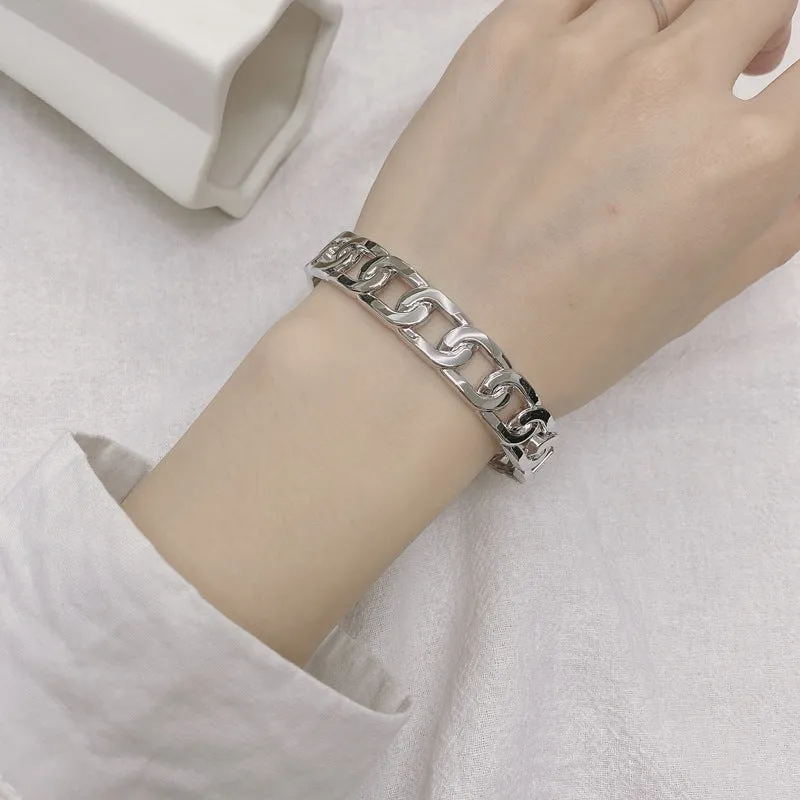 Golden Twist Chain Link Bracelet - Simple Fragrance Style Fashion Accessory