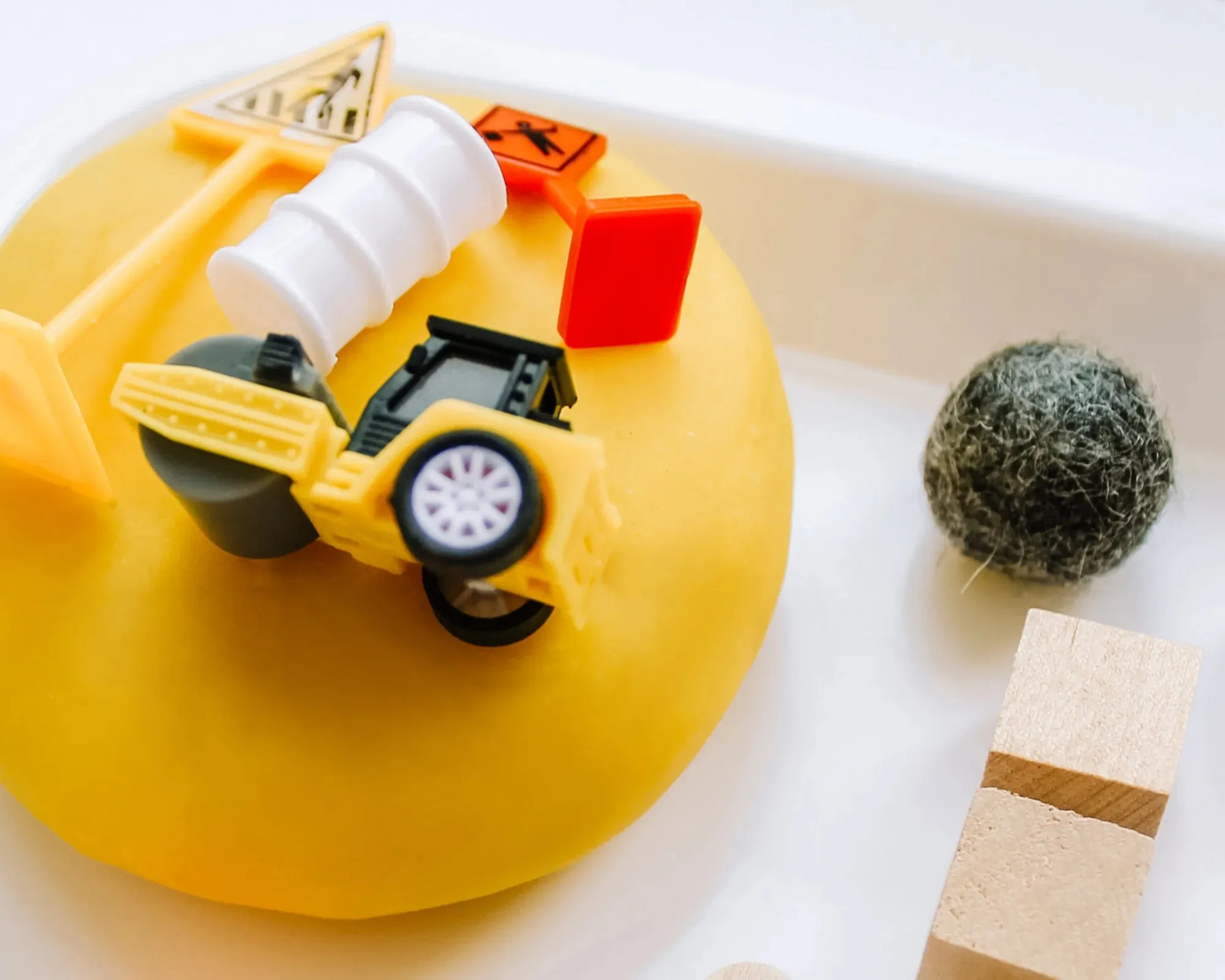 Sensory Kit, Construction